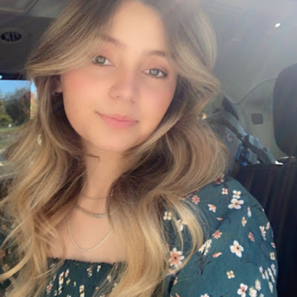 Meet your Posher, Kylee - Picture 1 of 1